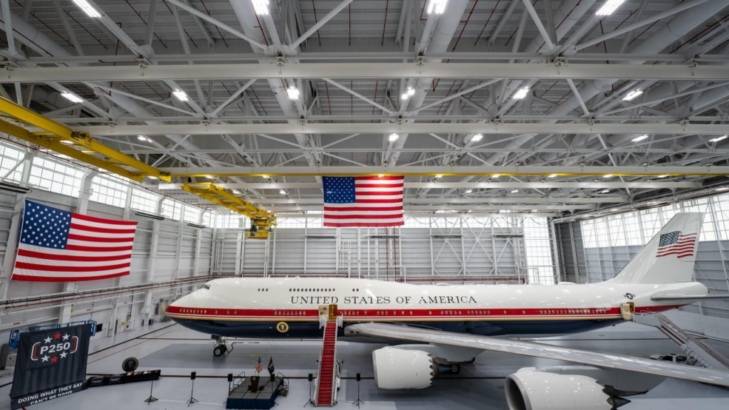 Donald Trump Qatar Plane Gift