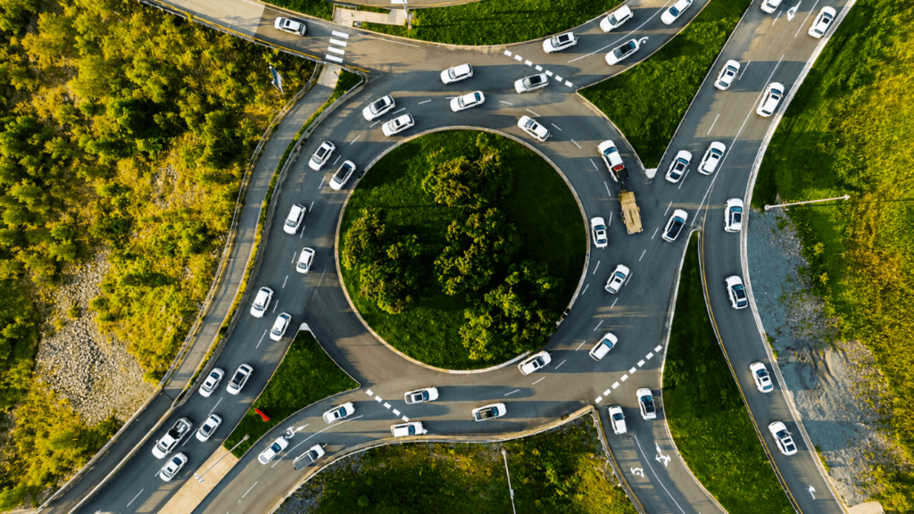 Emergency vehicle traffic rule UAE