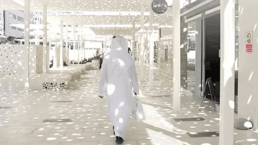 Abu Dhabi air-conditioned walkways 