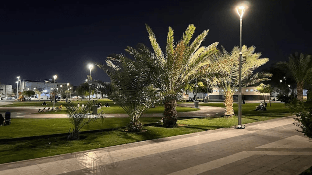 Abu Dhabi air-conditioned walkways 