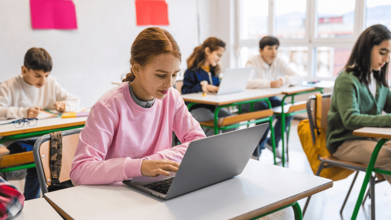 UAE School Laptop Ban