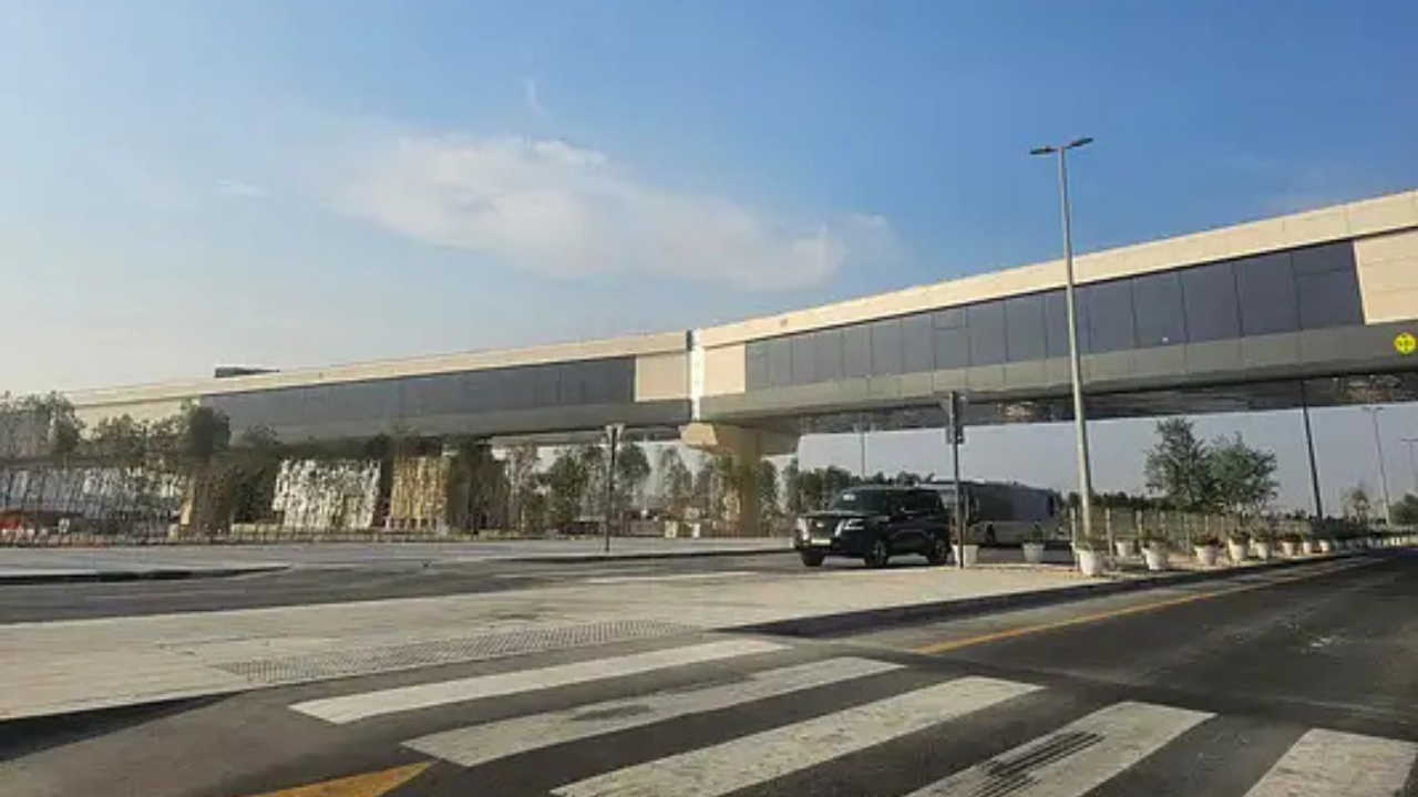 Dubai Etihad Rail Metro Pedestrian Bridge